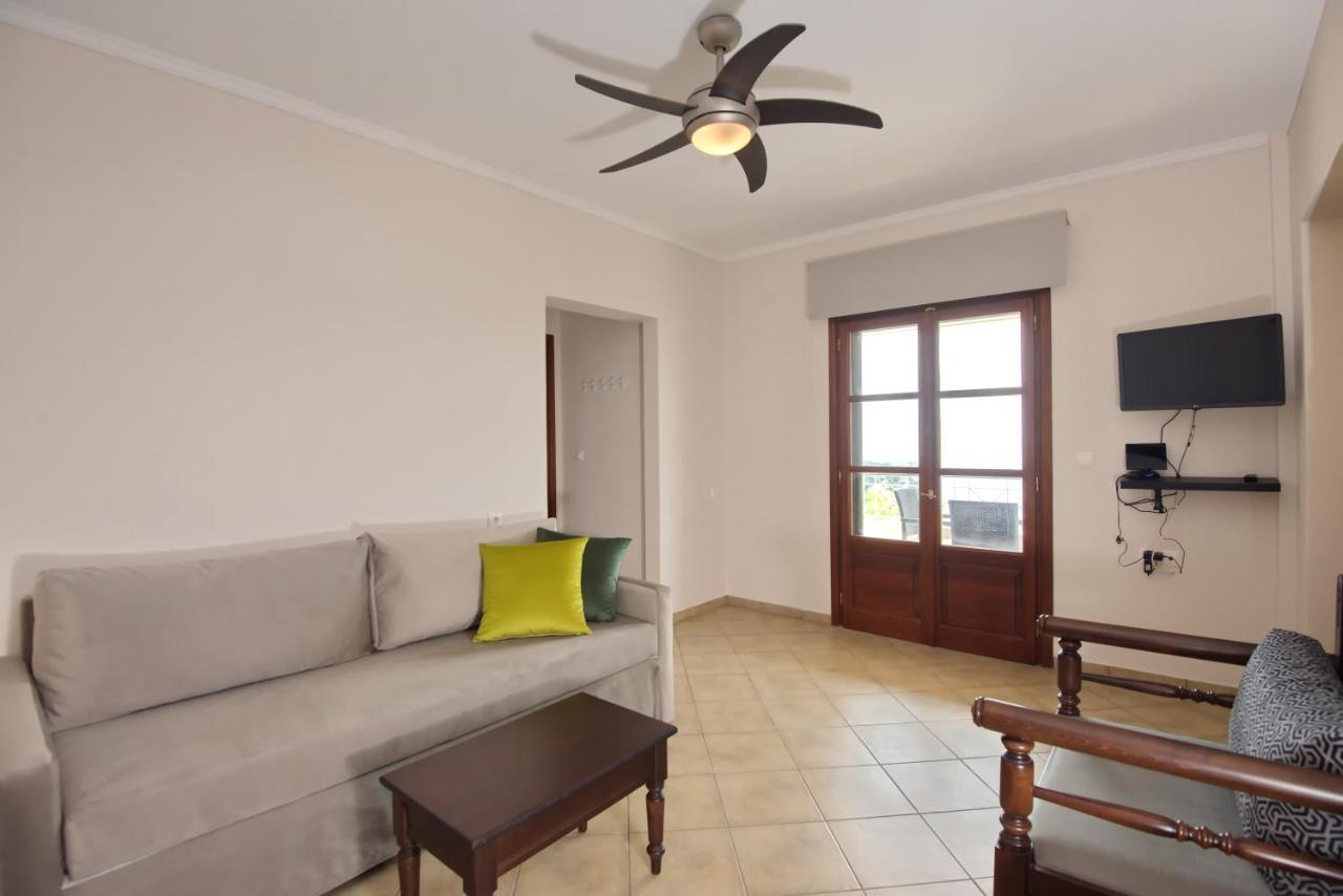 Elpida Apartments Votsi  Extérieur photo